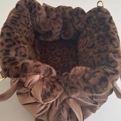 Sac de transport pour chien Stella en velours chocolat