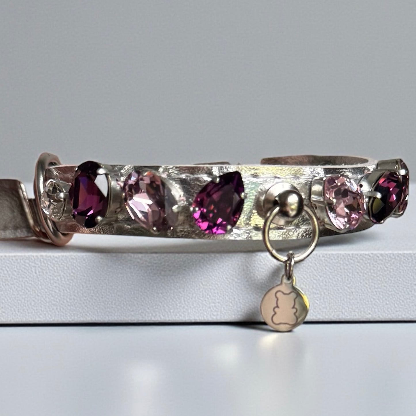 Collier pour petit chien argenté orné de cristaux