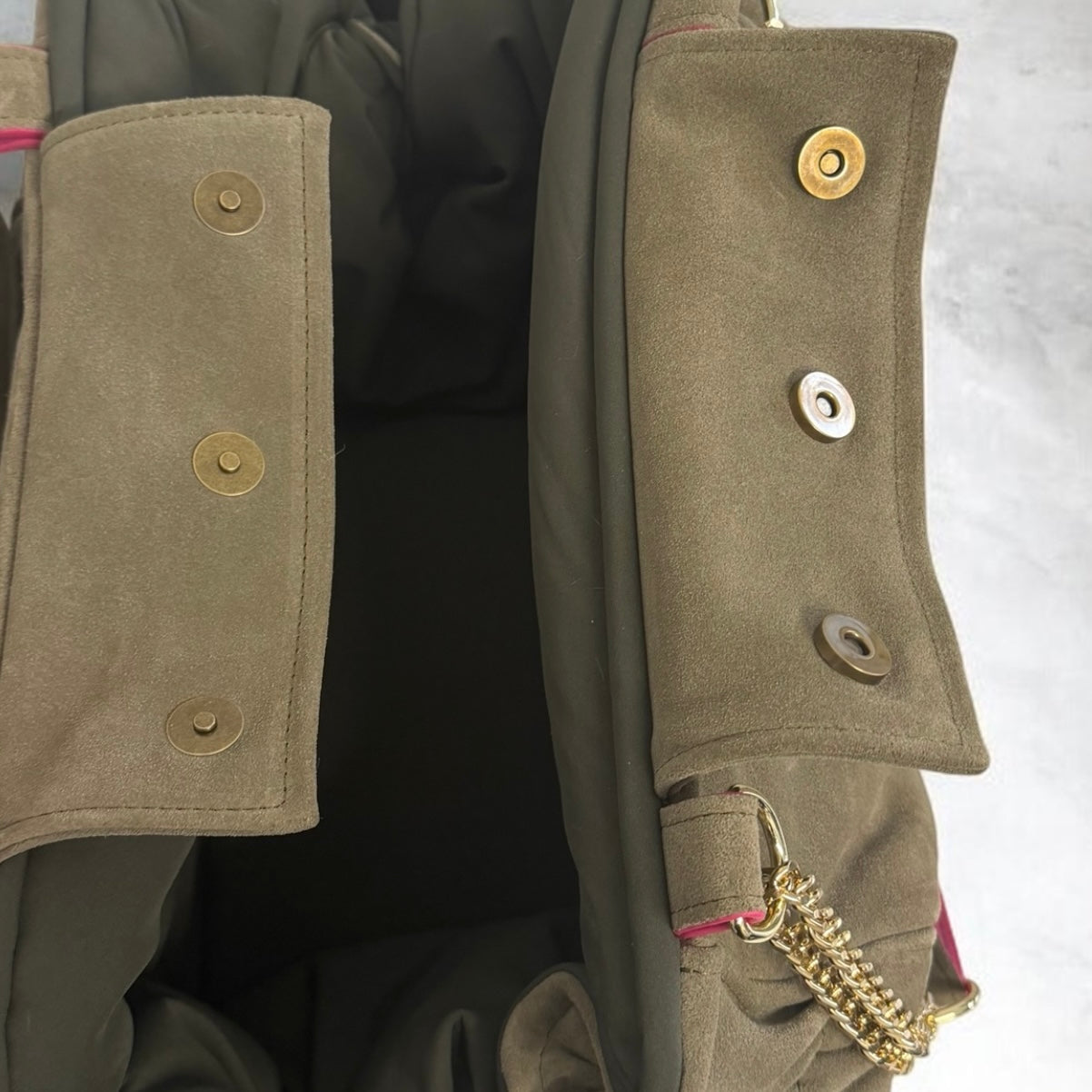Sac de transport pour chien Stella en cuir nubuck kaki