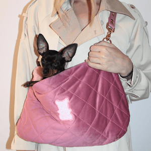Sac de transport pour chien bandoulière en velours matelassé rose — Expédition sous 15 jours - melissafendrichcreations